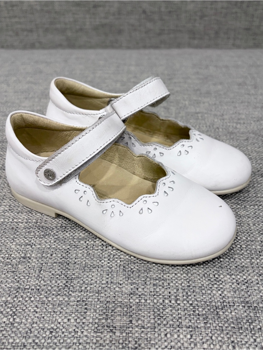 Naturino size EU 25 (like to US 8) white Mary Jane leather dress shoes VGUC